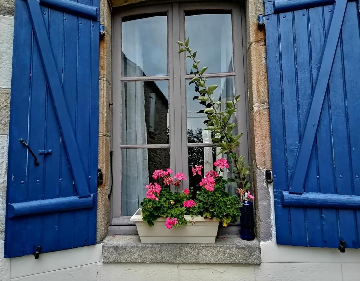 La Petite Maison Des Artiste Saint-Sulpice-les-Feuilles Exterior foto